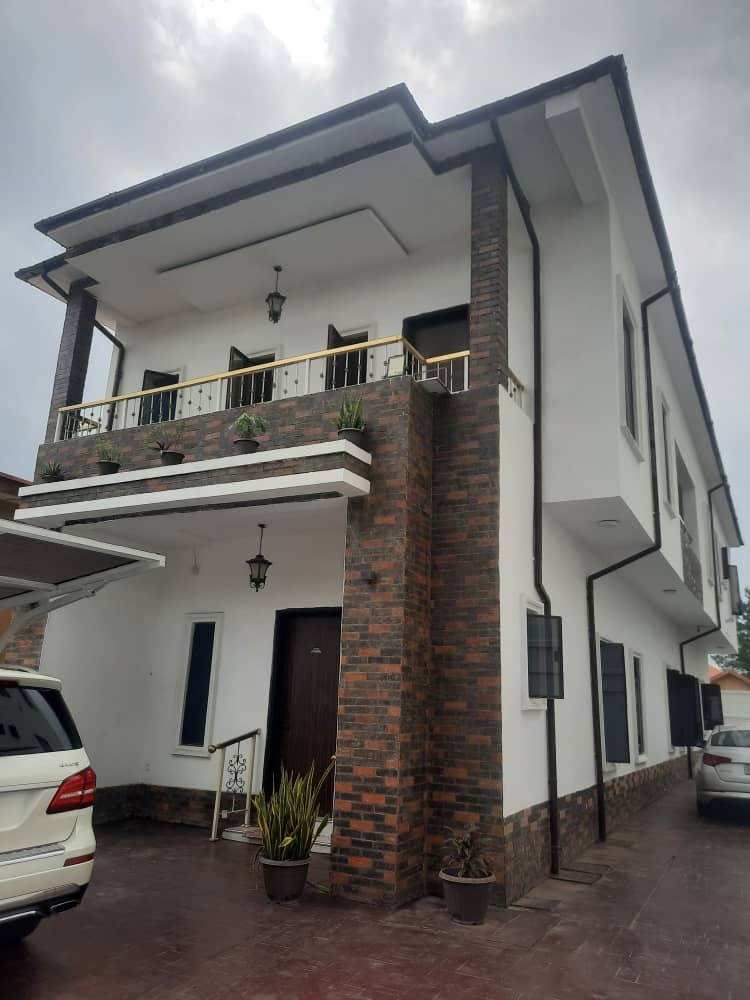 6 BEDROOMS FULLY DETACHED DUPLEX WITH BQ