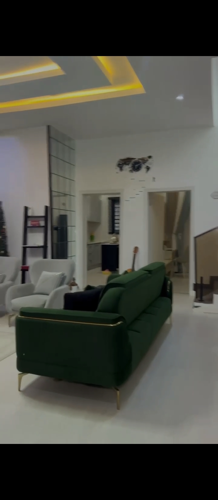 Screenshot_2025-03-27-23-44-56-580_com.whatsapp