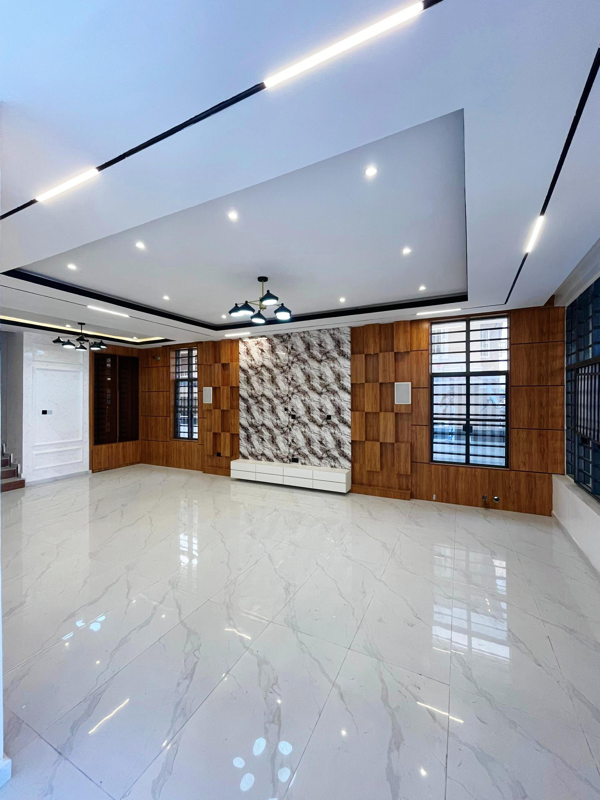 WhatsApp Image 2025-10-22 at 15.31.35